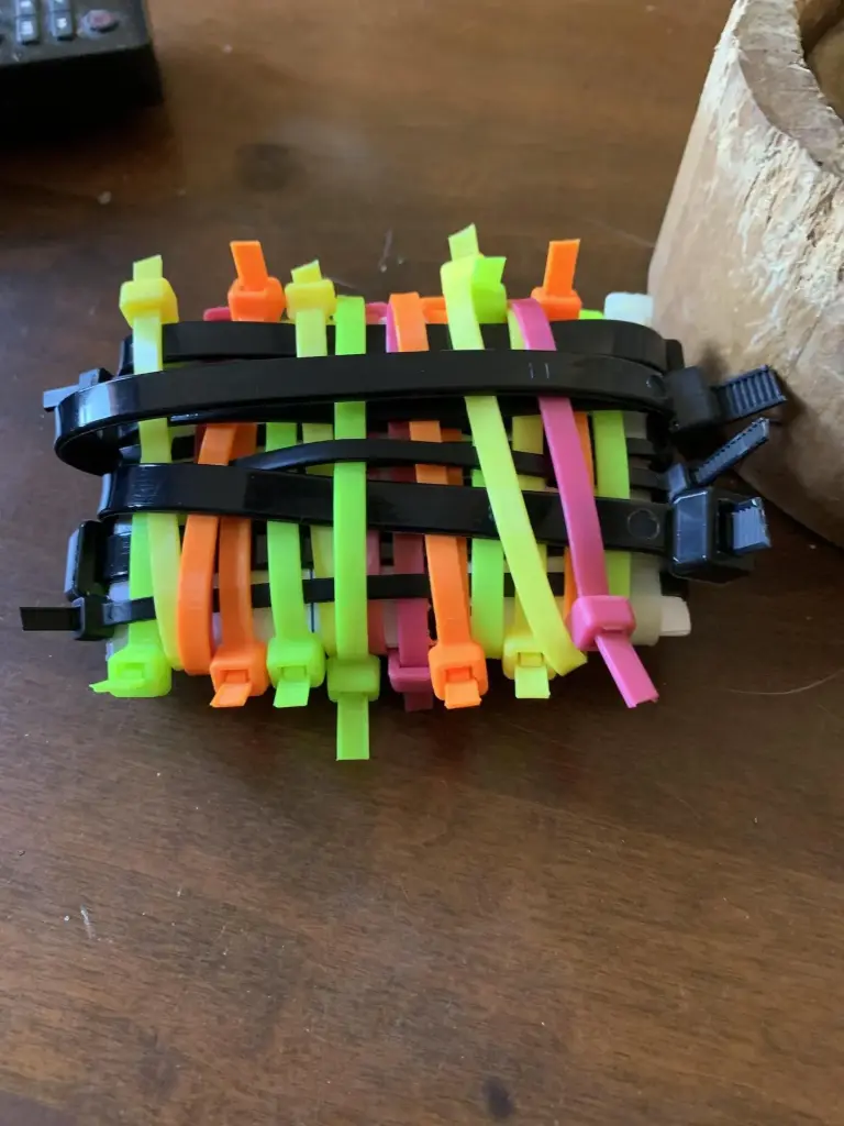 [ZIP8-P] Zip Ties 8", 25 per Pack  (PINK)